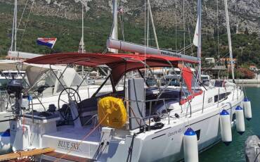 Oceanis 46.1 Blue sky