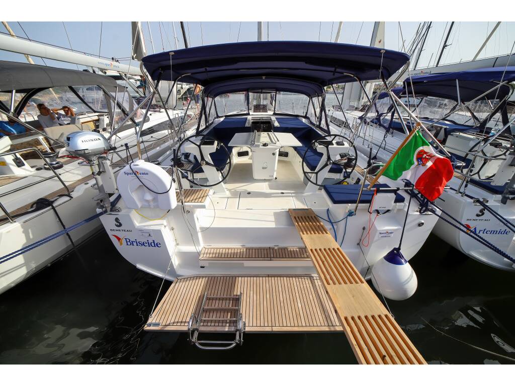 Oceanis 51.1, Briseide - Comfort line