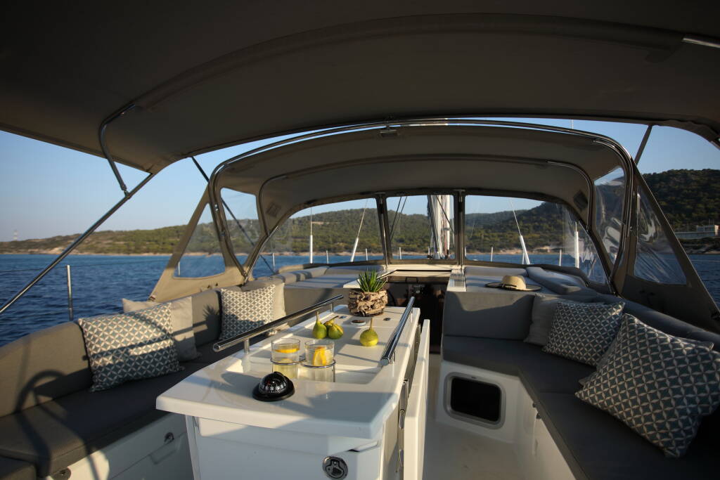 Oceanis 51.1, Mickey G