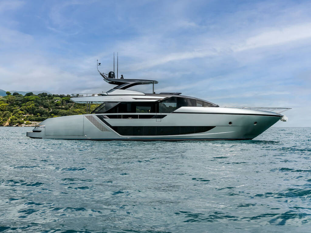 Riva 82 Diva, ZY Nautica Diva