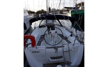 Sun Odyssey 33i, Omega