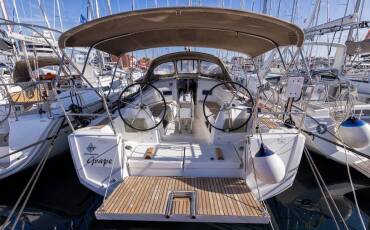Sun Odyssey 349, Grape