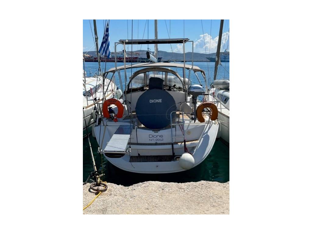 Sun Odyssey 36i, Dione