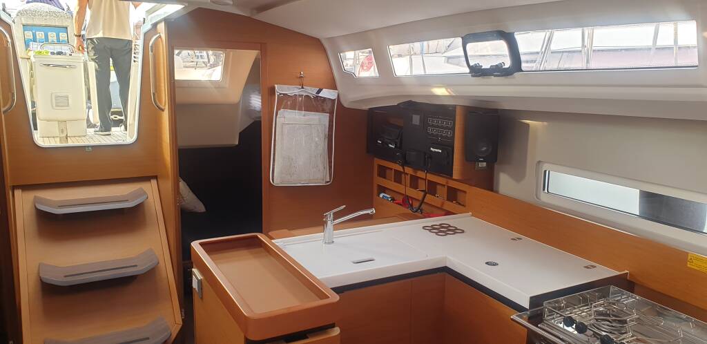 Sun Odyssey 410, The song is you