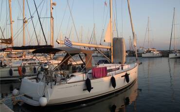 Sun Odyssey 419, 