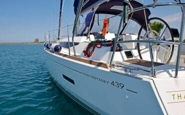 Sun Odyssey 439, Thales