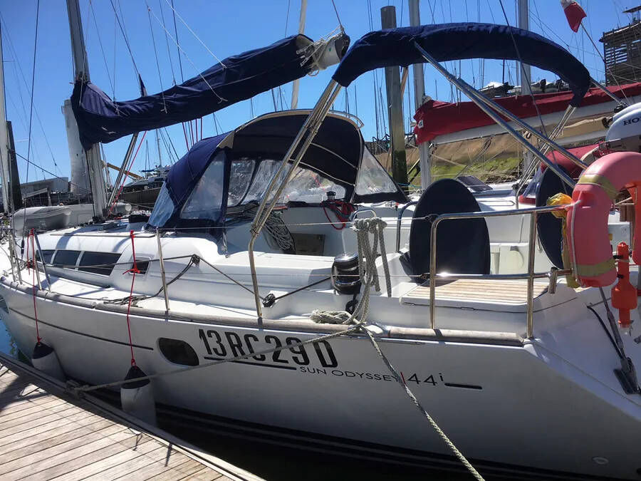 Sun Odyssey 44 i, Tewa