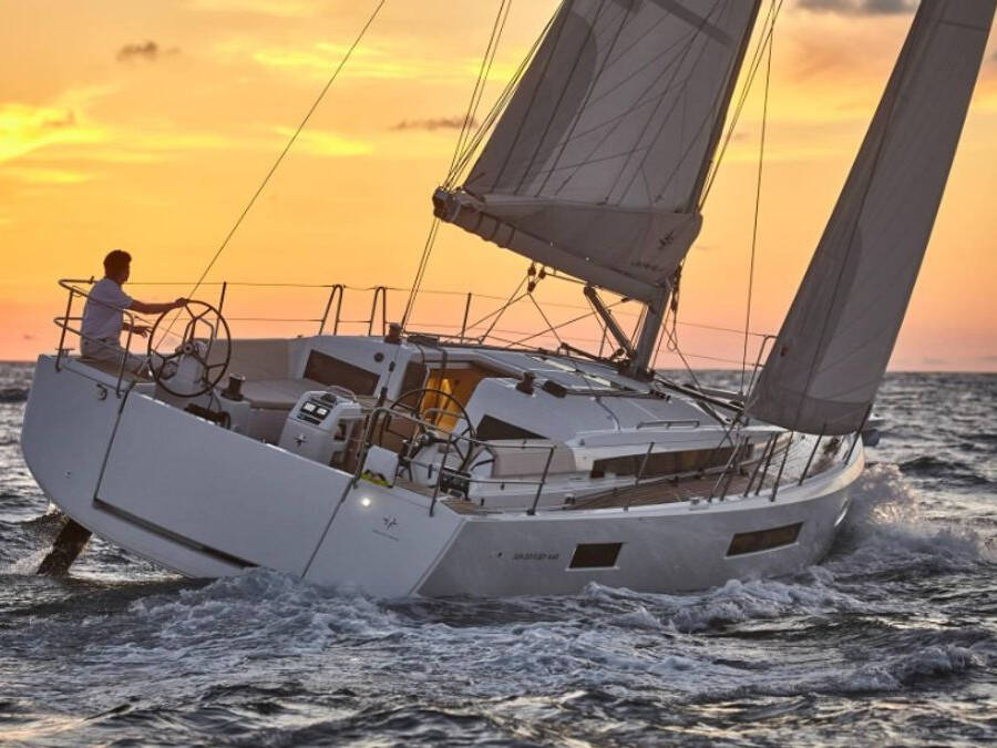 Sun Odyssey 440, Corcho XIII