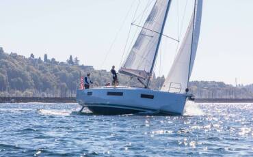 Sun Odyssey 440, Trinity