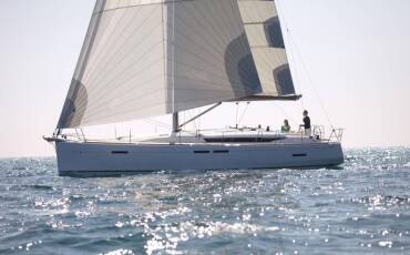 Sun Odyssey 449, Anni