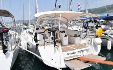 Sun Odyssey 490, 